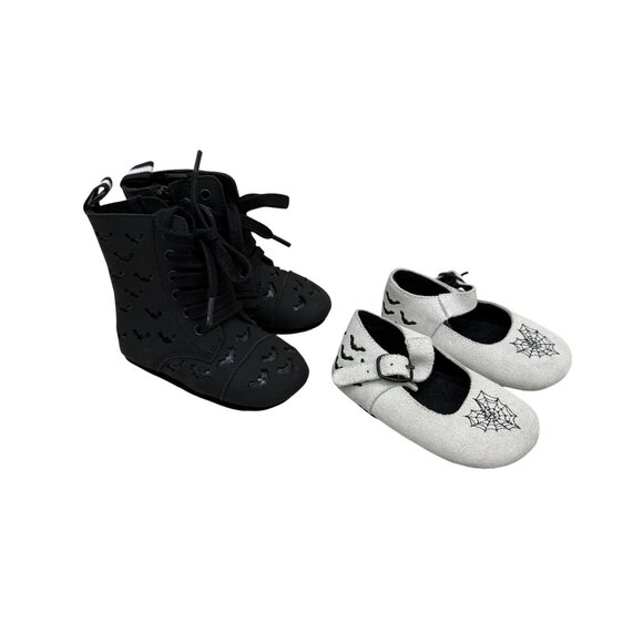Spellbound Soles Bat Spiderweb Mary Jane Boot Crib Shoe Bundle Baby Girl size 4 - Picture 1 of 7